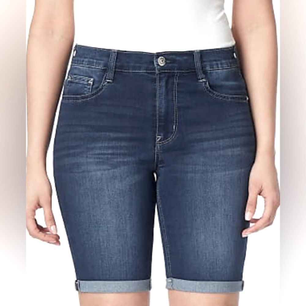 NEW Wallflower High Rise‎ Bermuda Jean Short. 0/24